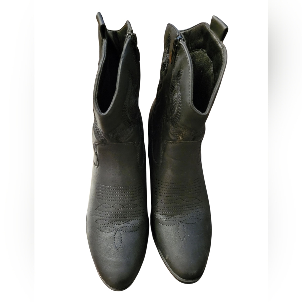 Global Win Women's ankle Boots